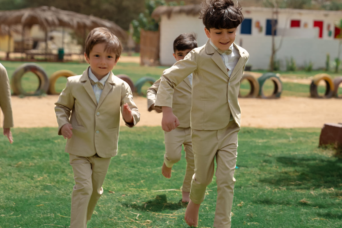 4-Piece Boys Outfit